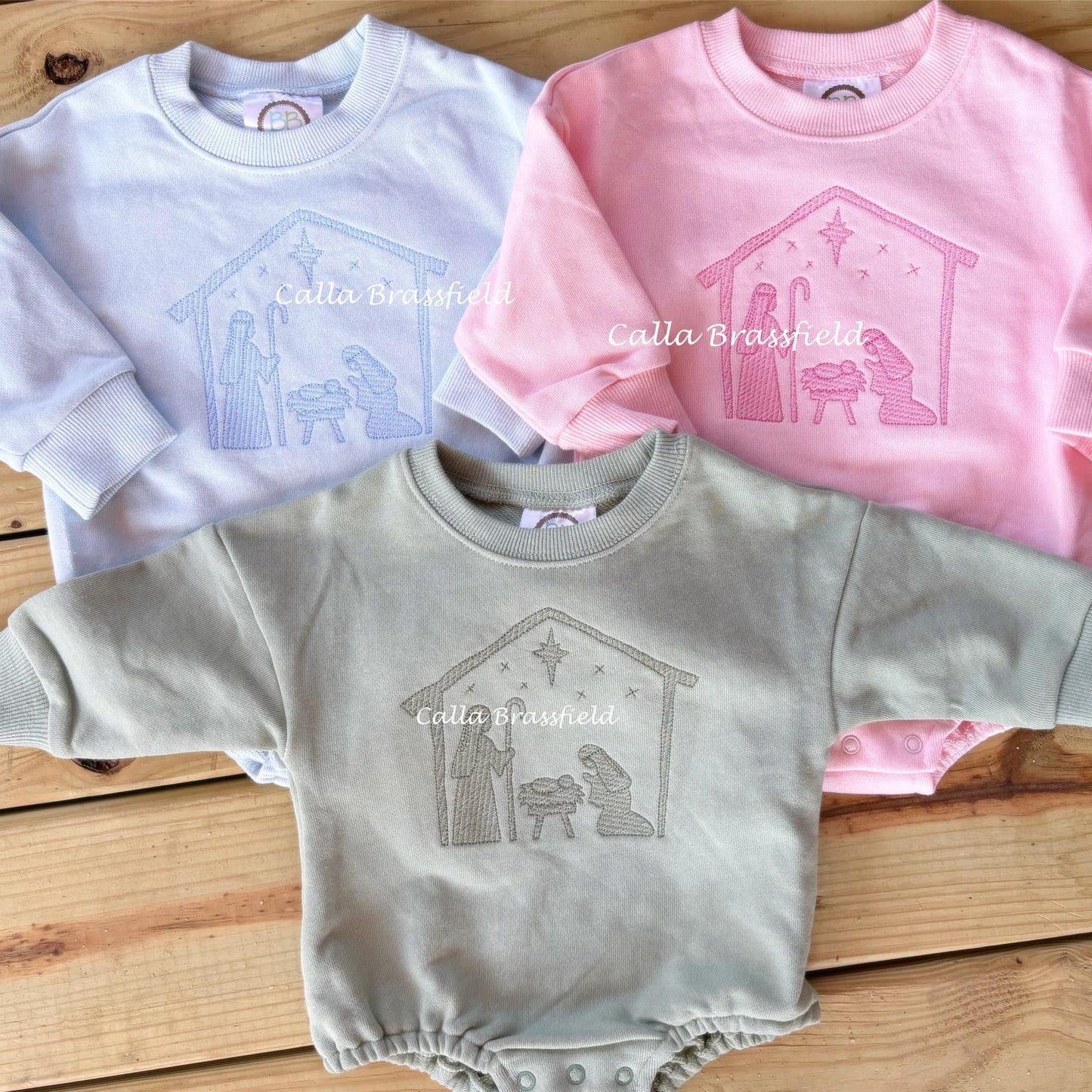 Embroidered baby bubble with Christmas design